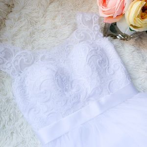 Cotillion/Bridal Gown SZ 4 (Cotillion Approved)